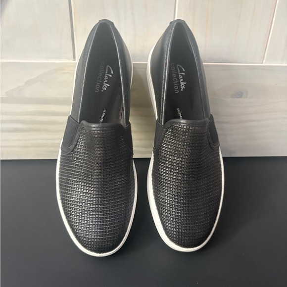 Women’s Clarks Layton Petal Slip-Ons - Picture 3 of 10